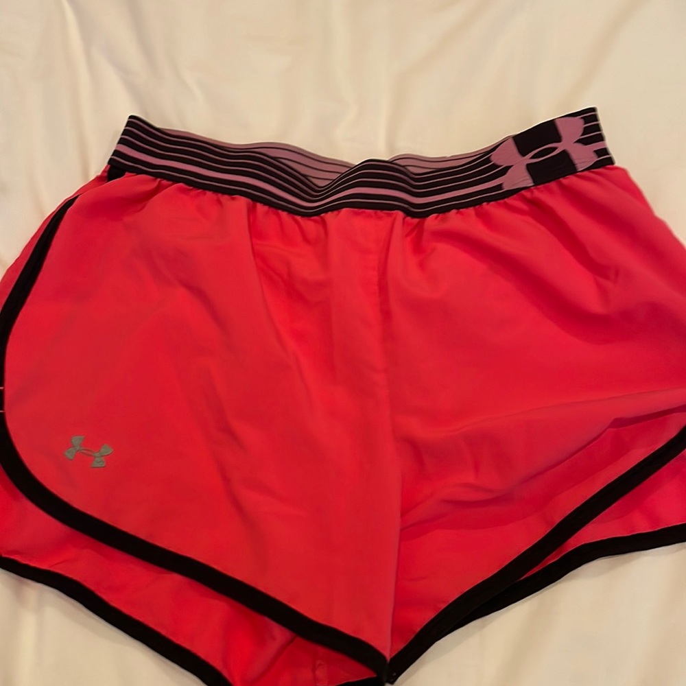 Under Armour Perfect Pace exercise shorts - size XS